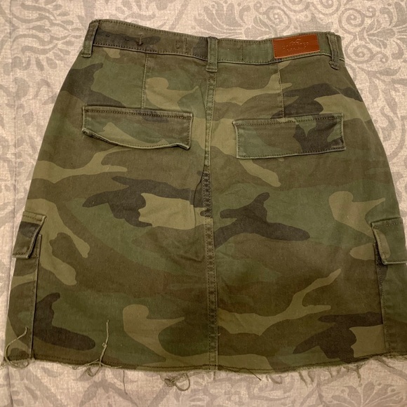 Camo Utility Skirt - Picture 2 of 2